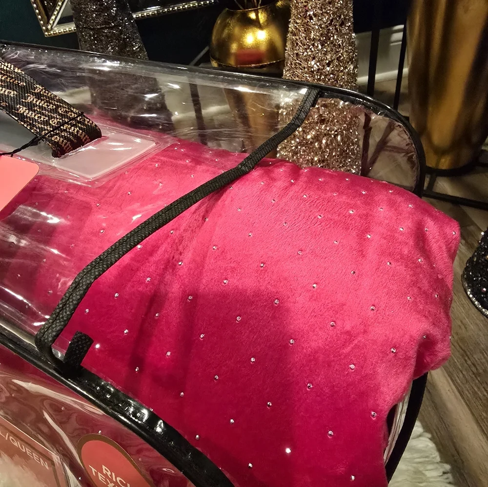 Juicy Couture Full/Queen  4piece velour rhinestone hot pink bed set new